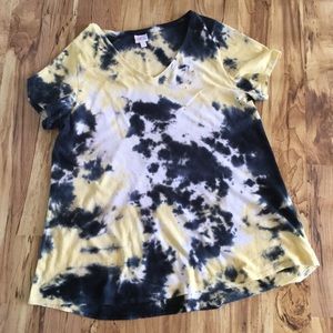 LuLaRoe shirt